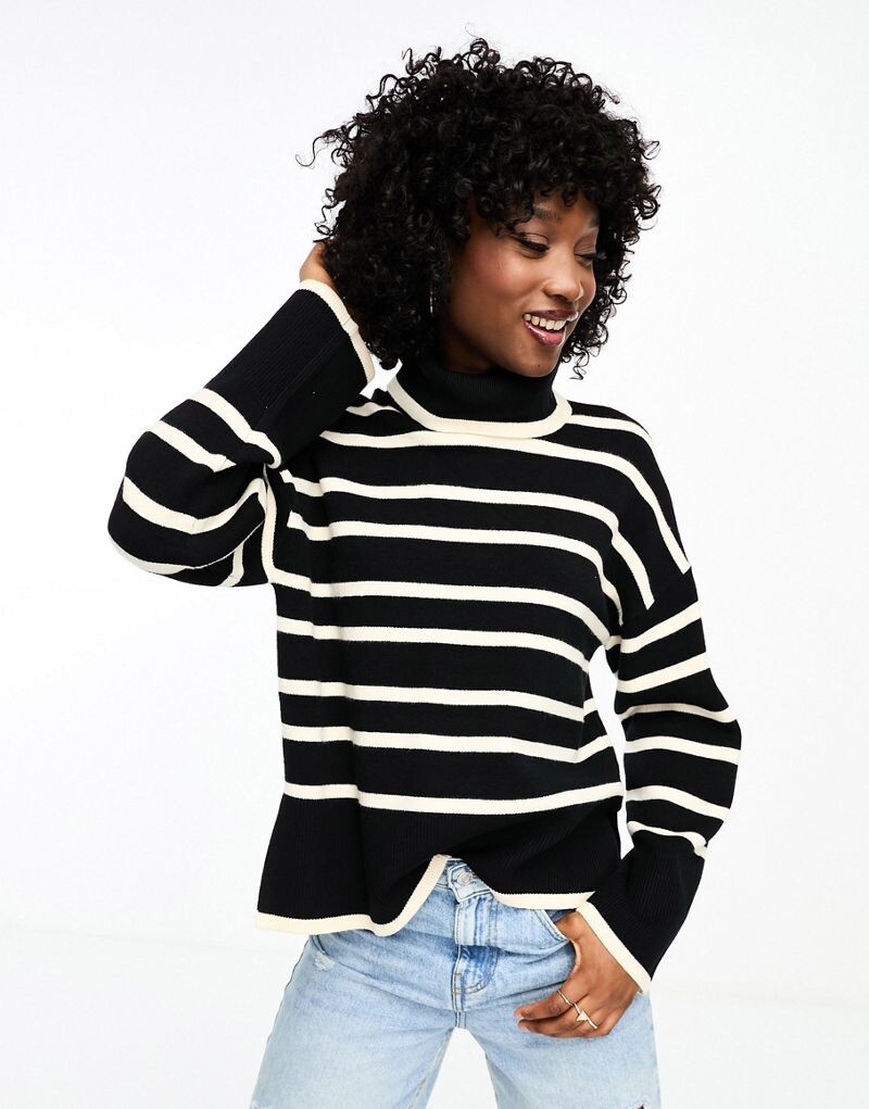 Черный свитер с высоким воротником Vero Moda