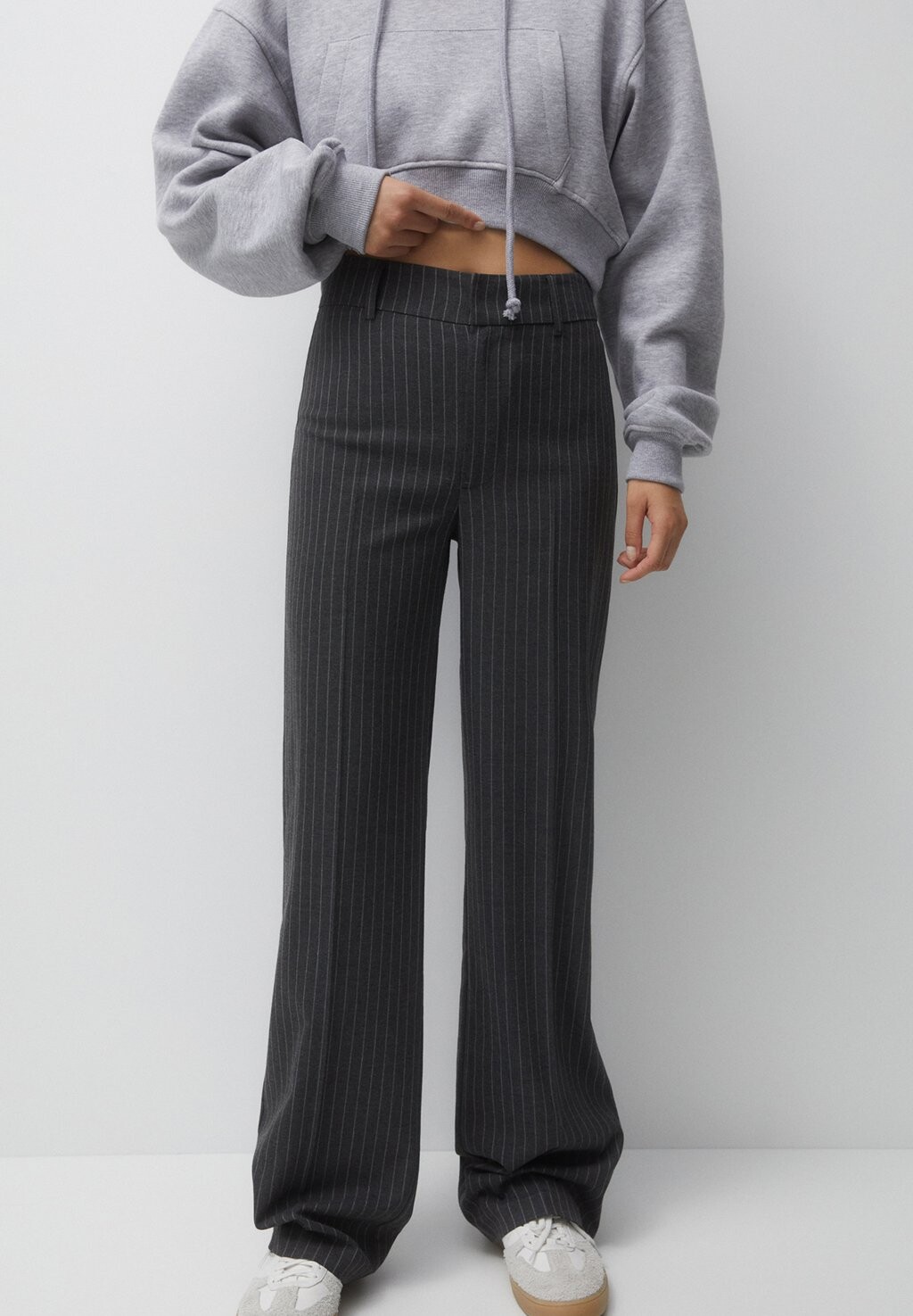 

Брюки PULL&BEAR, темно-серые, Серый
