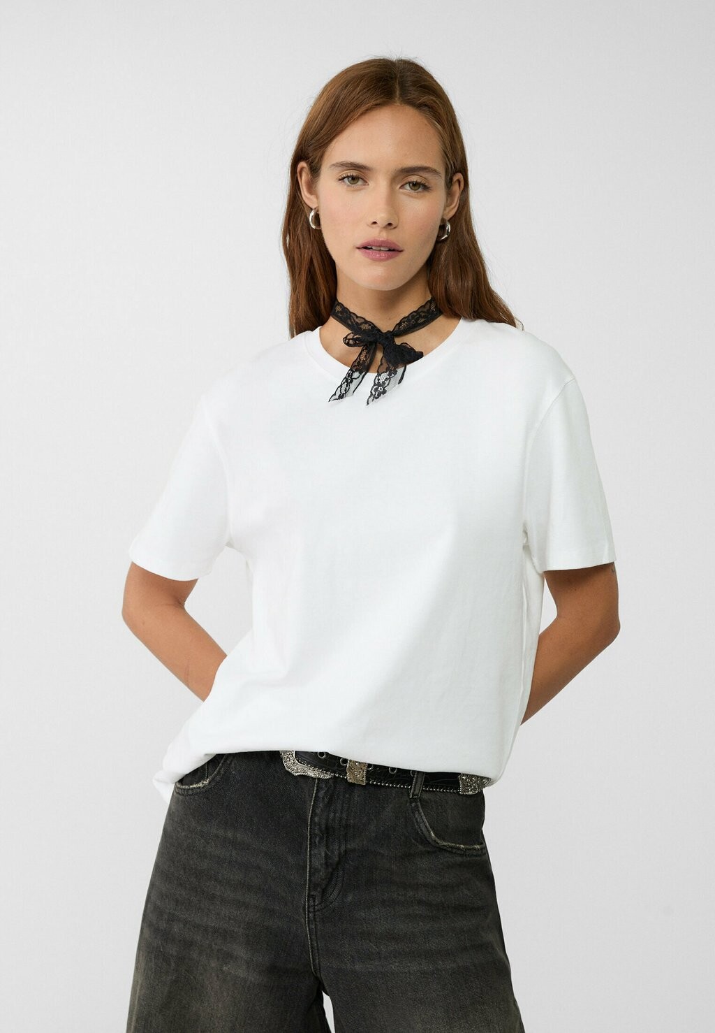 

Базовая футболка SHORT SLEEVE Stradivarius, белый