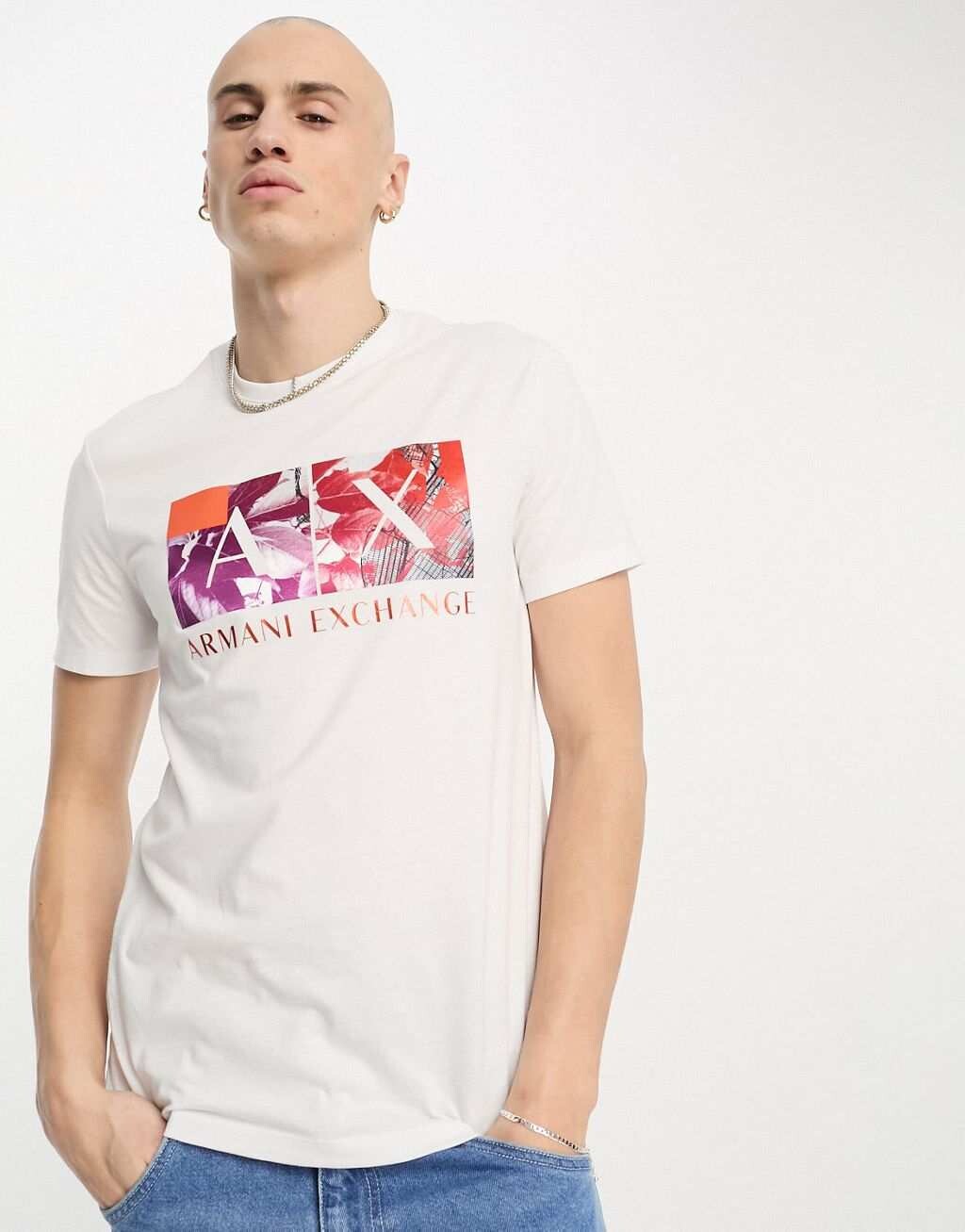 

Белая футболка с логотипом Armani Exchange