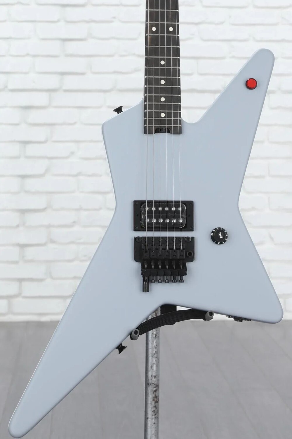 

Новая электрогитара EVH Star Limited — Primer Grey