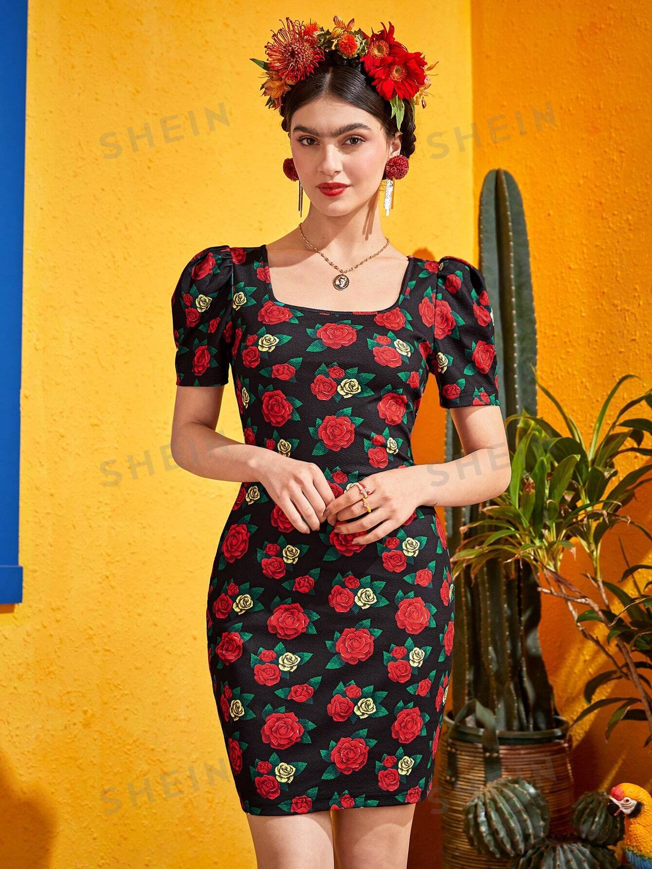 Облегающее платье SHEIN с цветочным принтом и пышными рукавами, многоцветный