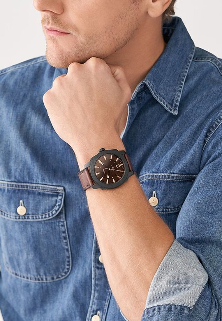 

Часы Machine Fossil, цвет stainless steel/black