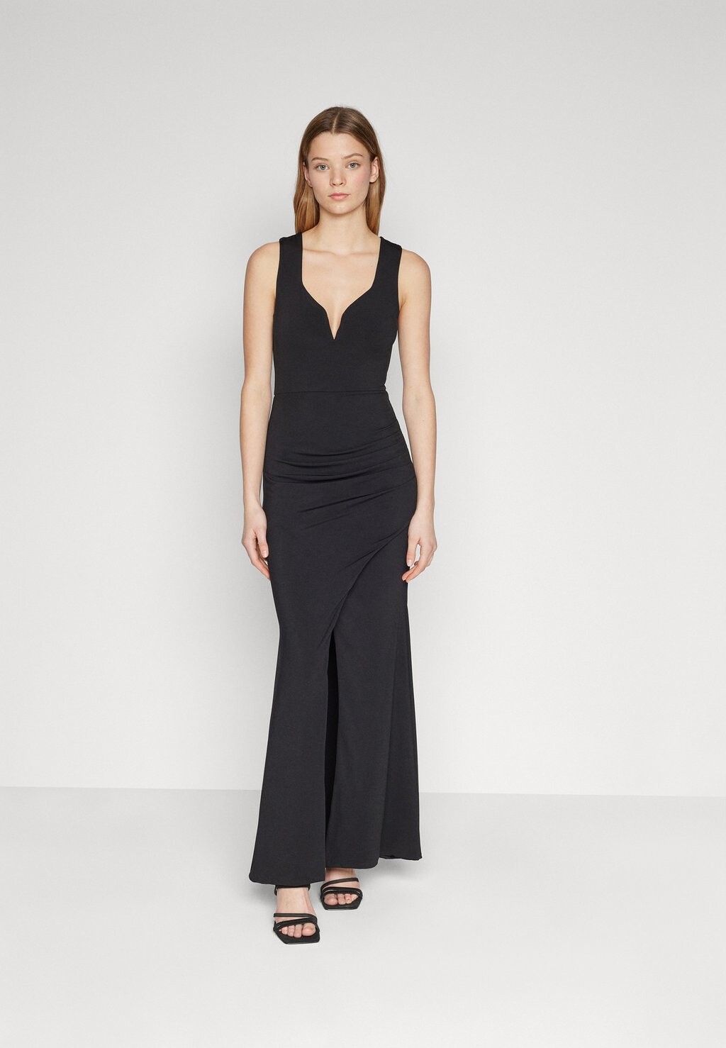 

Платье для выпускного вечера DELILAH V-NECK MAXI WAL G., цвет black