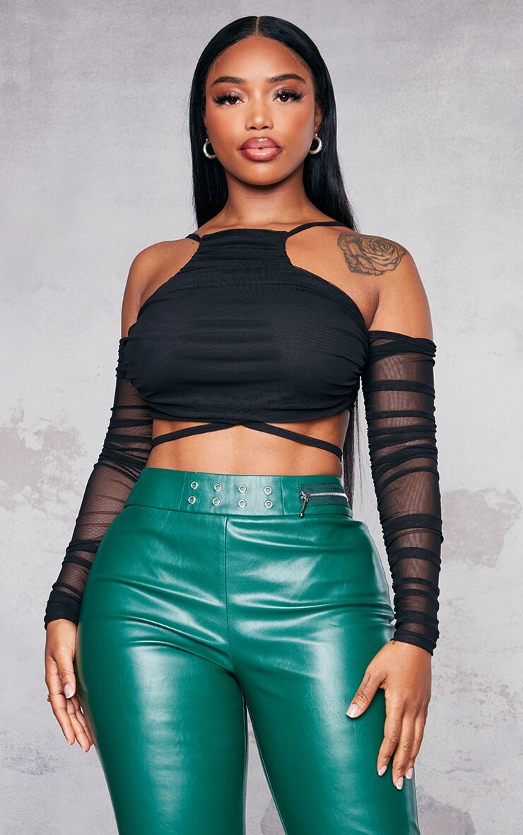 

PrettyLittleThing Черный укороченный топ из сетки с длинными рукавами и рюшами Shape