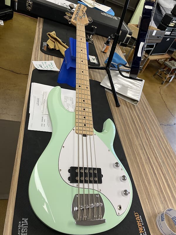 

Басс гитара Sterling 2021 5H Mint Green 5STR bass 2021 - Mint Green