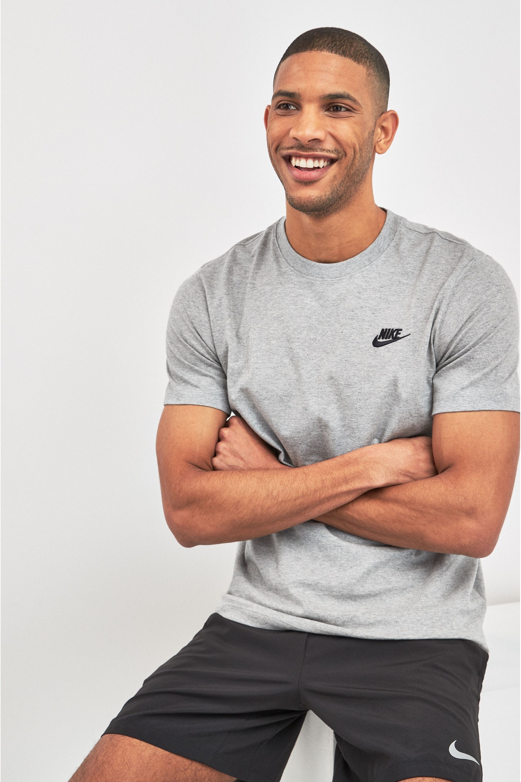 цена Клубная футболка Nike, серый