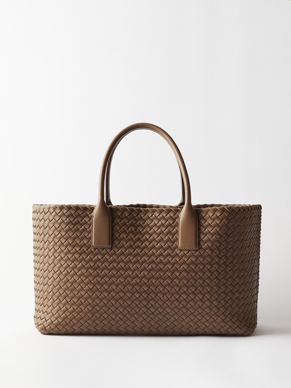 

Сумка-тоут cabat среднего размера из кожи intrecciato Bottega Veneta, коричневый