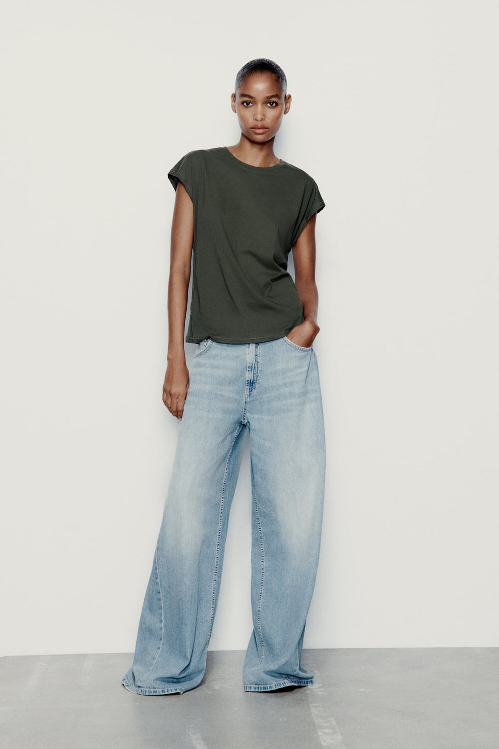 

Футболка из легкого хлопка ZARA, хаки