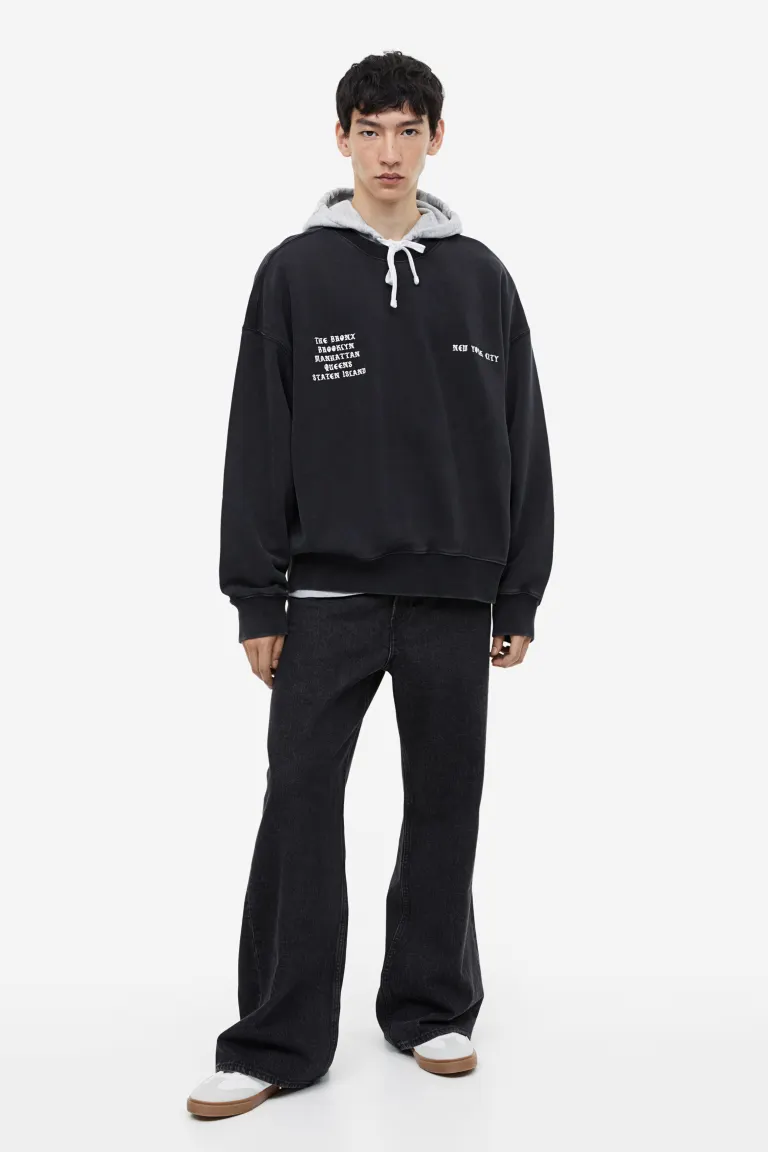 

Толстовка оверсайз с принтом H&M, черный