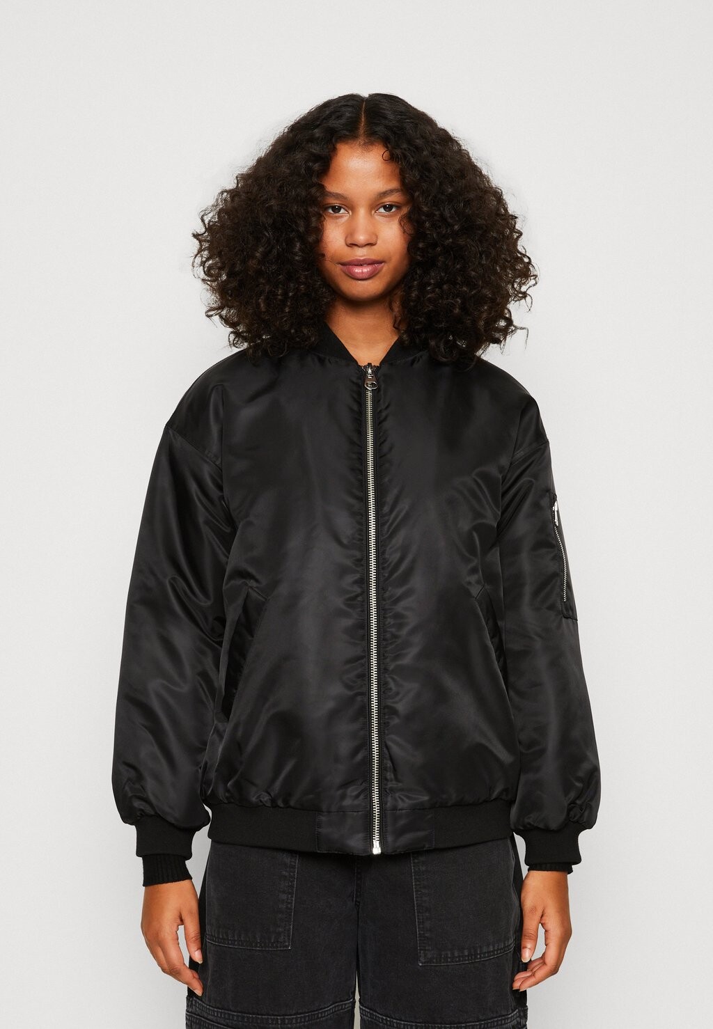 

Бомбер Vero Moda, черный