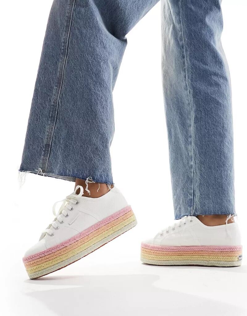

Кроссовки Superga на плоской яркой подошве на платформе