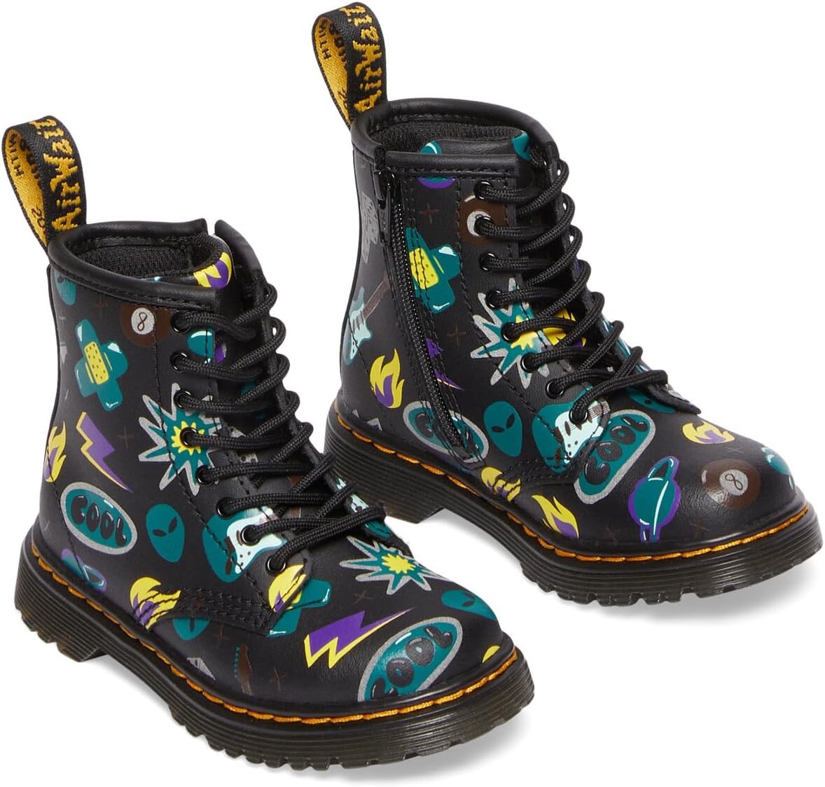 

Ботинки на шнуровке 1460 Dr. Martens, цвет Black Sticker Print