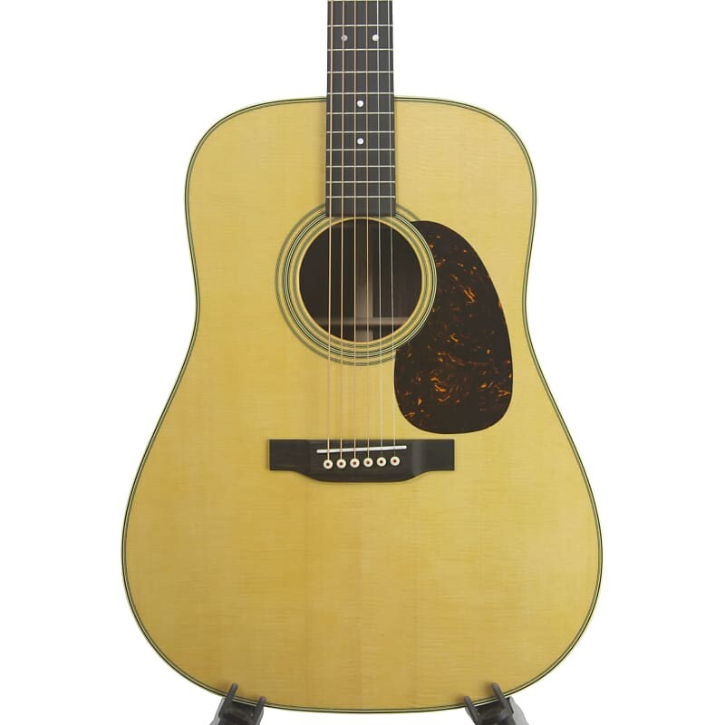

Акустическая гитара Martin D-28 Dreadnought Acoustic Guitar - Natural # 2734900