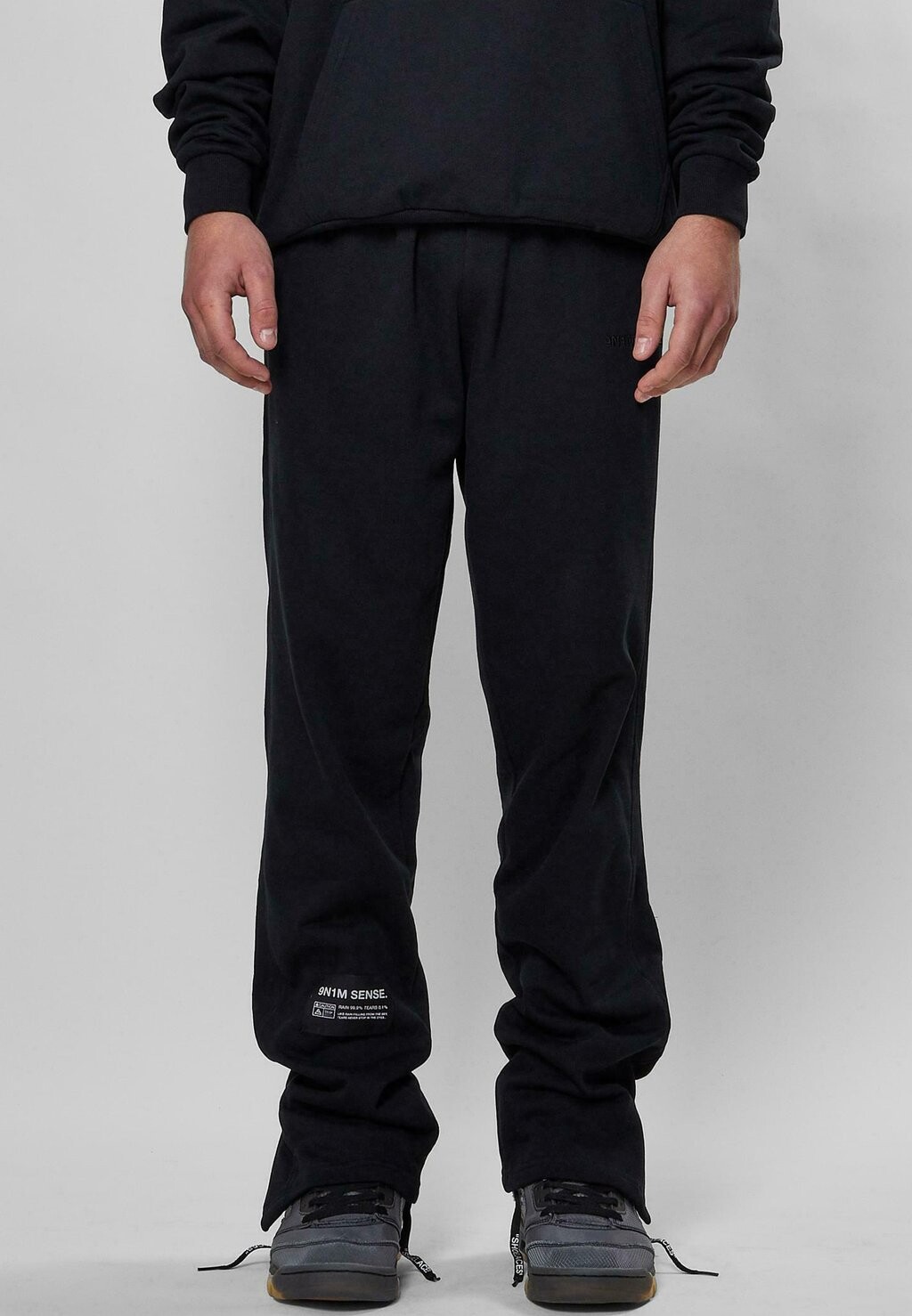 

Спортивные брюки Herren Sense 9N1M SENSE, черный