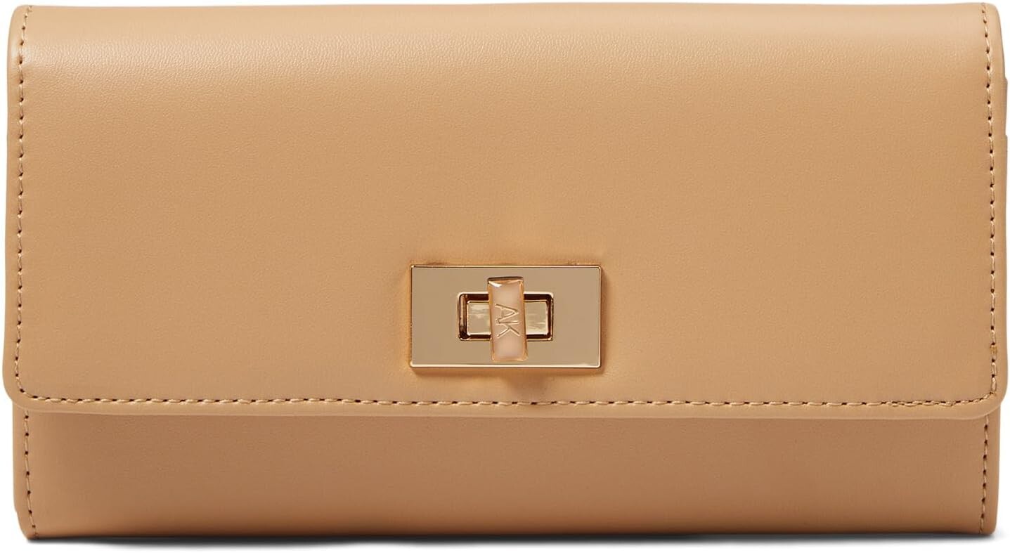

Клатч Anne Klein AK Large Flap Wallet With Enamel Filled Turn Lock, цвет Latte