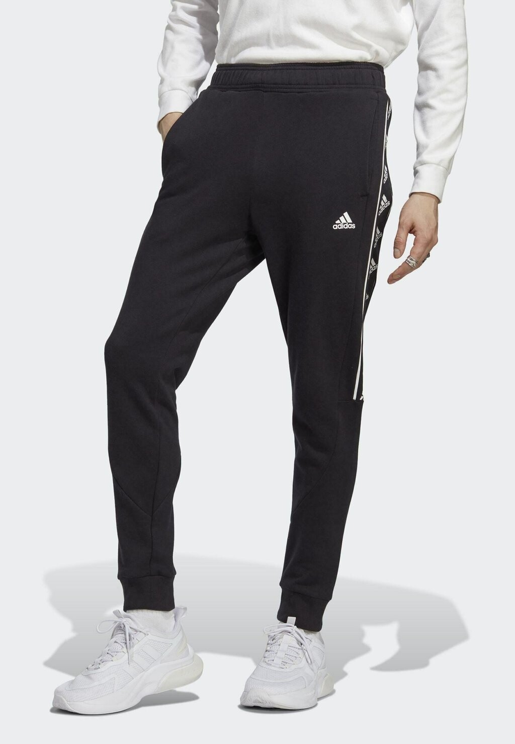 

Спортивные брюки Adidas