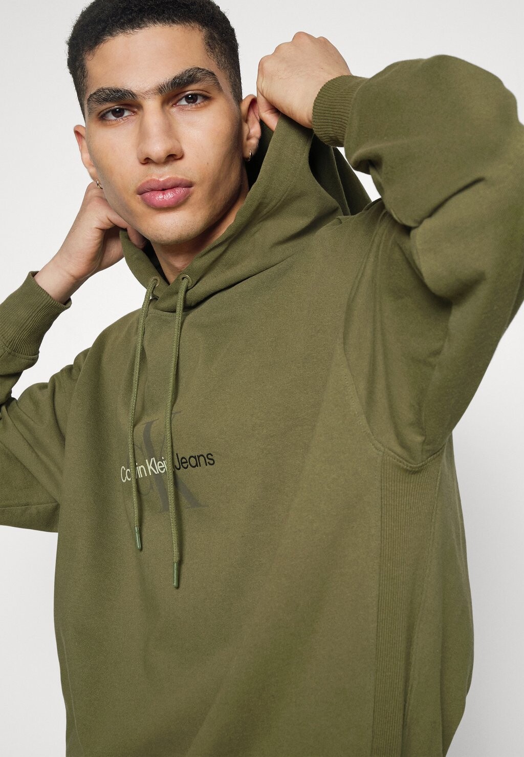 

Толстовка с капюшоном WASHED Calvin Klein Jeans, оливковый
