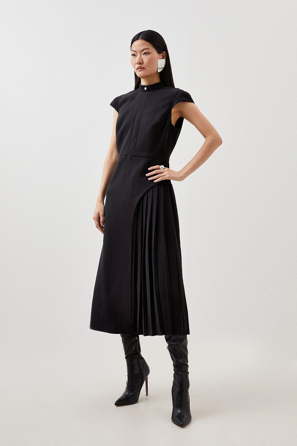 Плиссированное платье миди из крепа в стиле милитари Karen Millen, черный платье миди alexandra в этническом стиле s черный