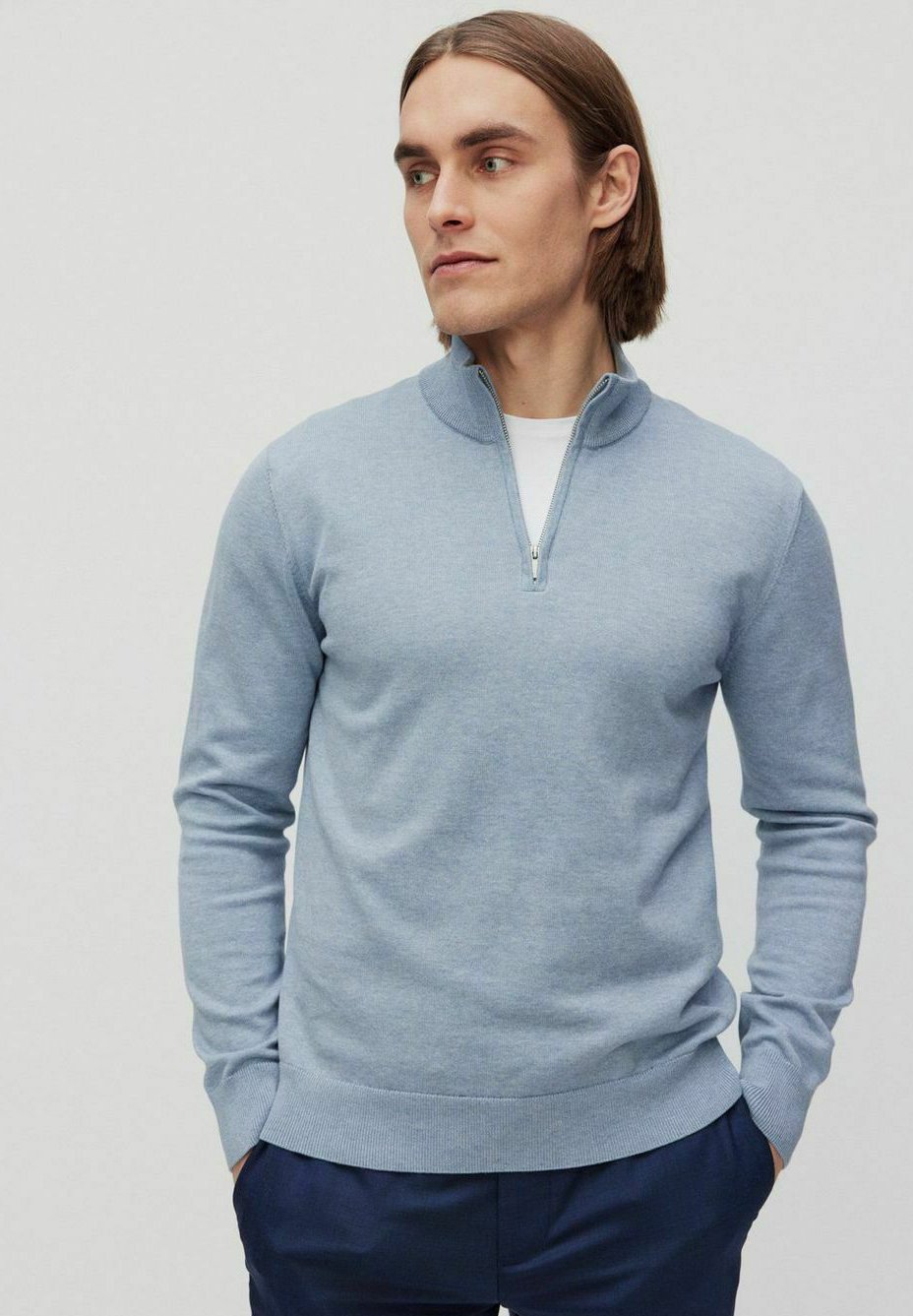 Вязаный свитер Menton halfzip Bläck, цвет light blue mel