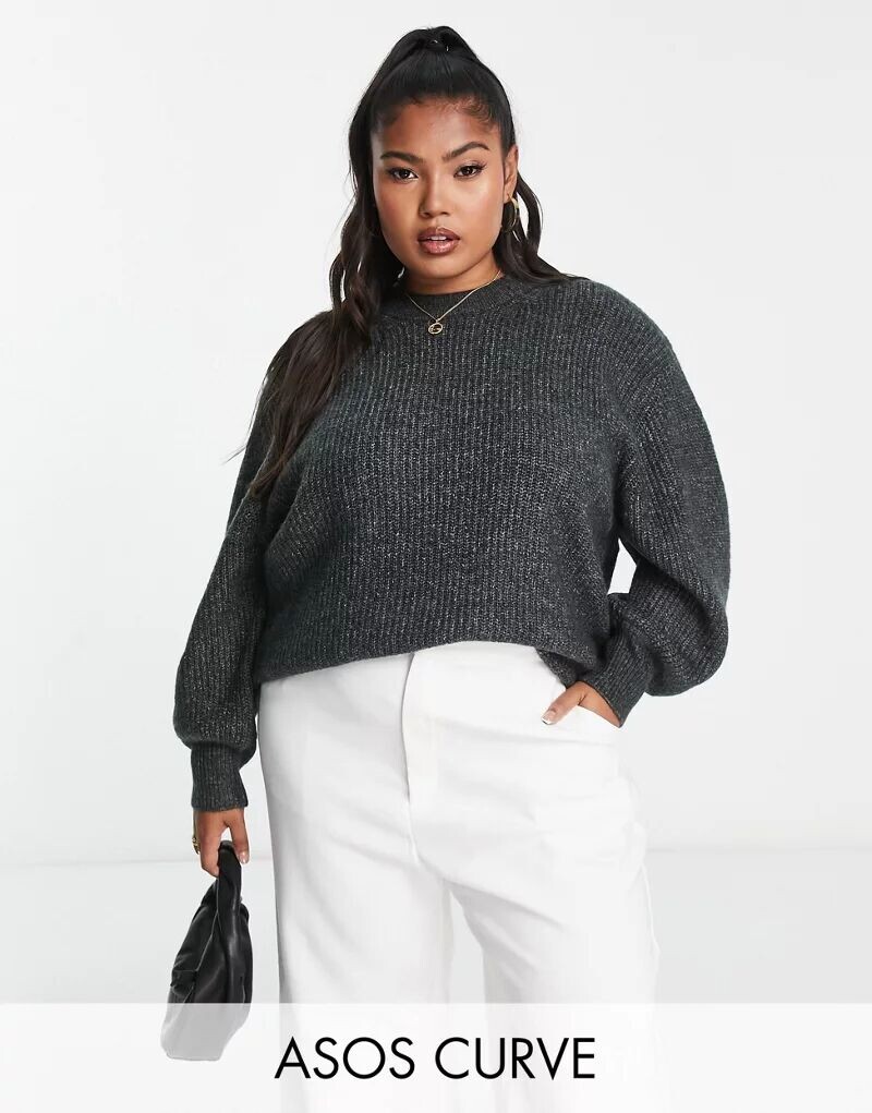 

Серый пушистый джемпер в рубчик с круглым вырезом ASOS DESIGN Curve