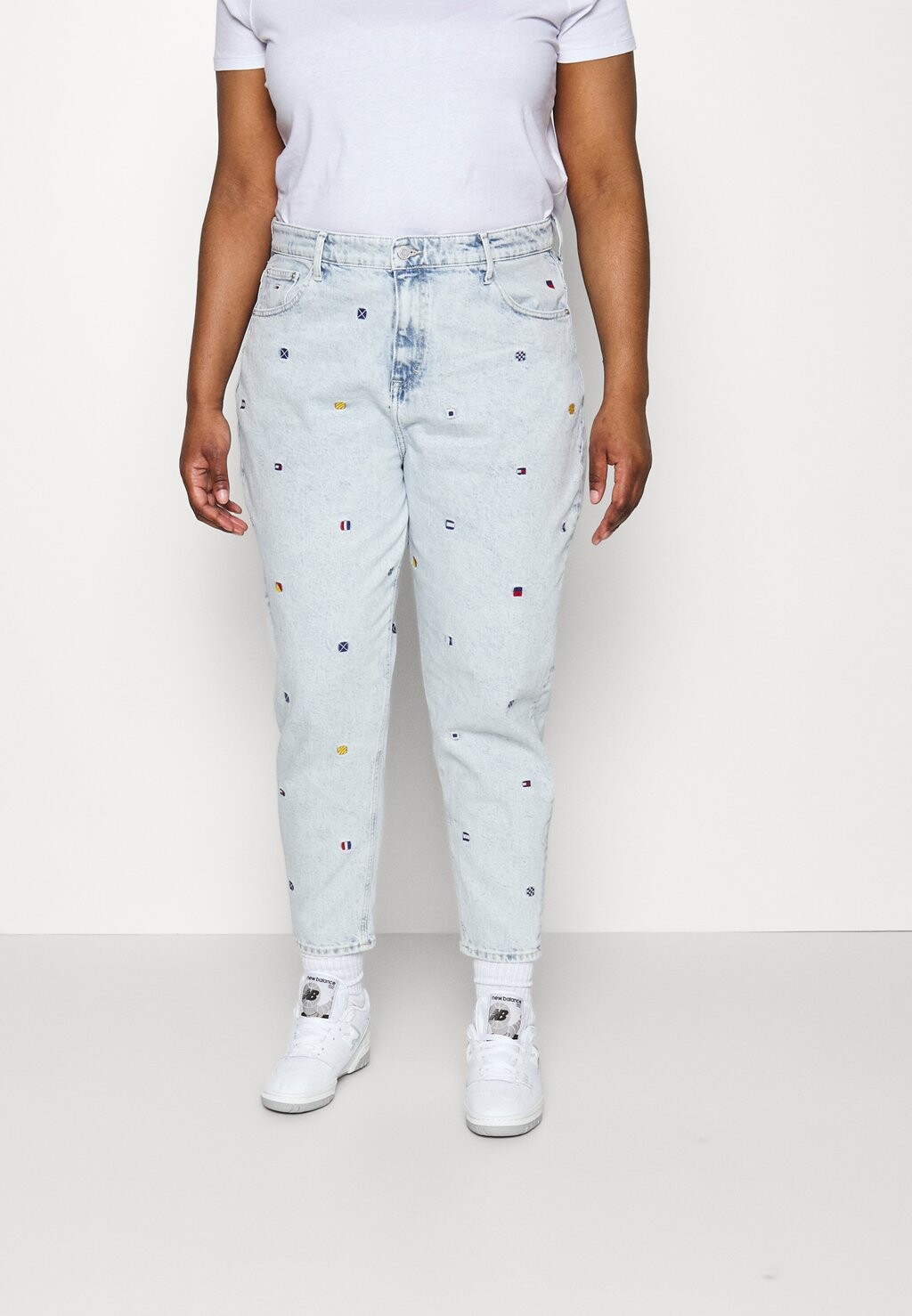 

Джинсы свободного кроя Tommy Jeans by Tommy Hilfiger