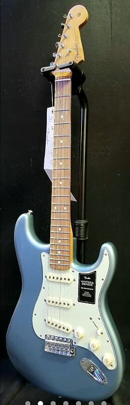 

Электрогитара Fender Vintera '60s Stratocaster with Pau Ferro Fretboard Ice Blue Metallic w/FREE Pro Setup