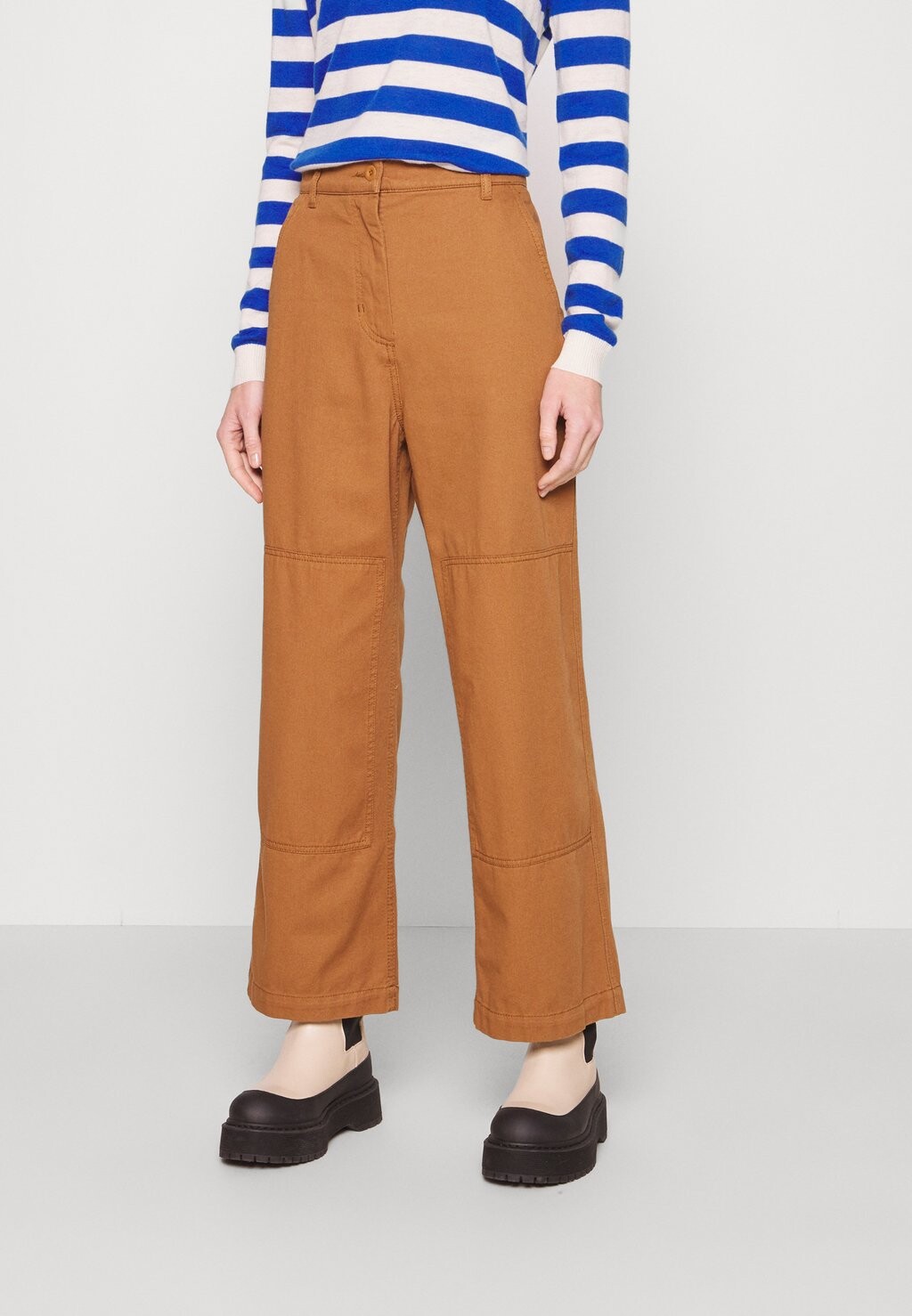 

Джинсы-клеш WEEKEND MaxMara