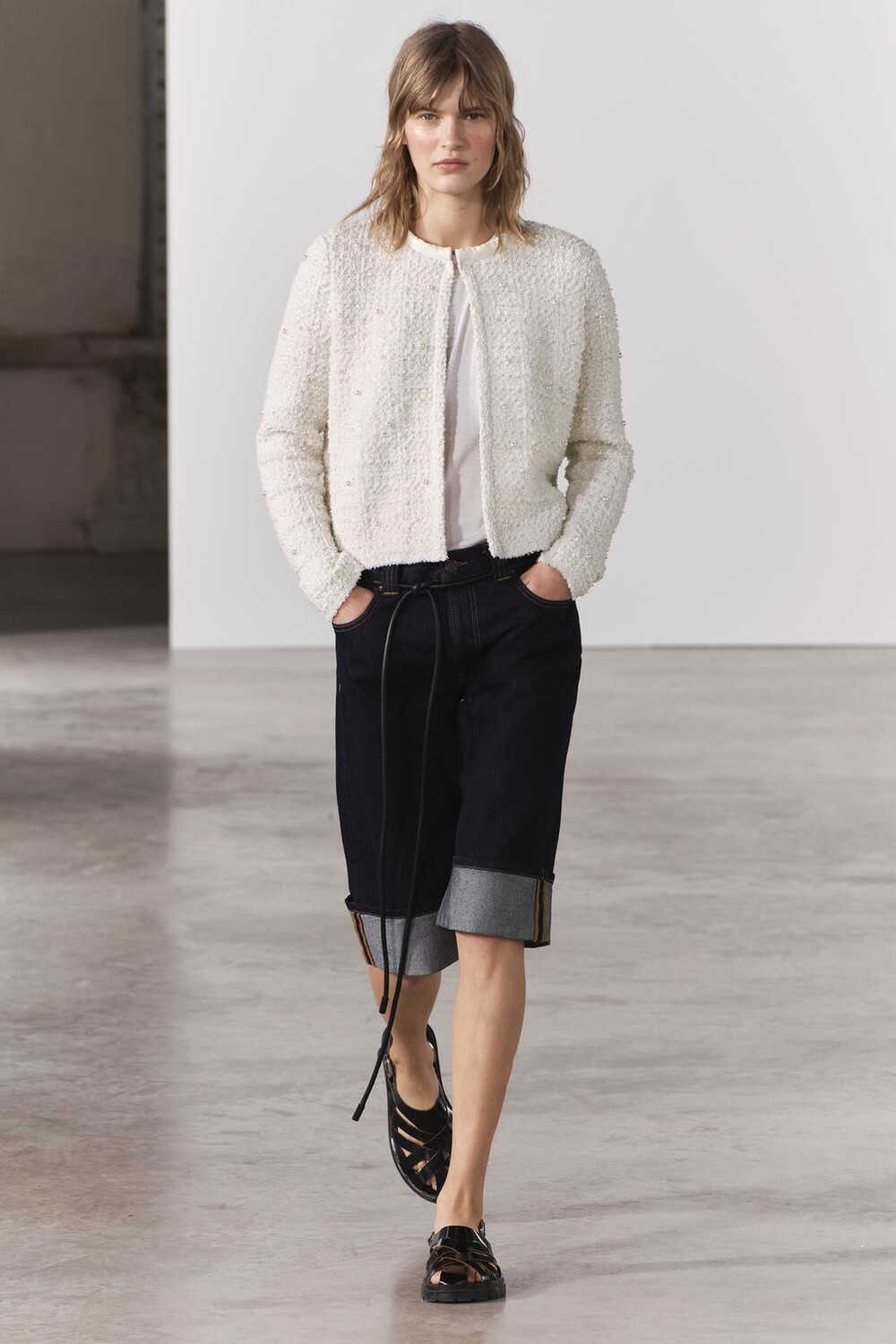 

Вязанный кардиган с искусственным жемчугом ZARA, экрю