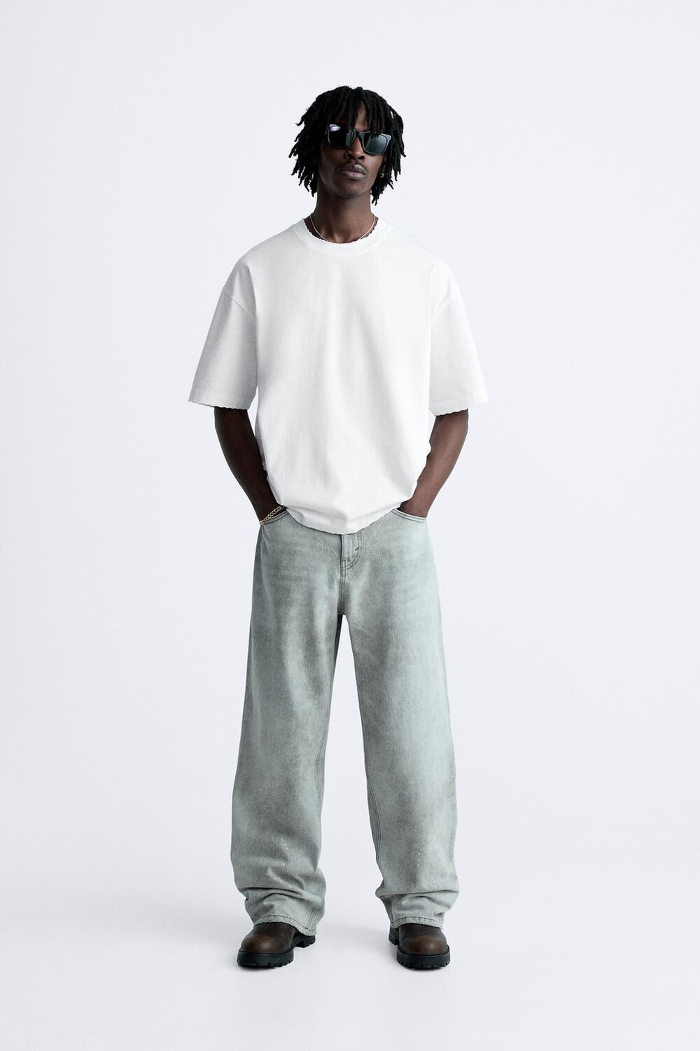 

Футболка свободного кроя с рифами ZARA, белый