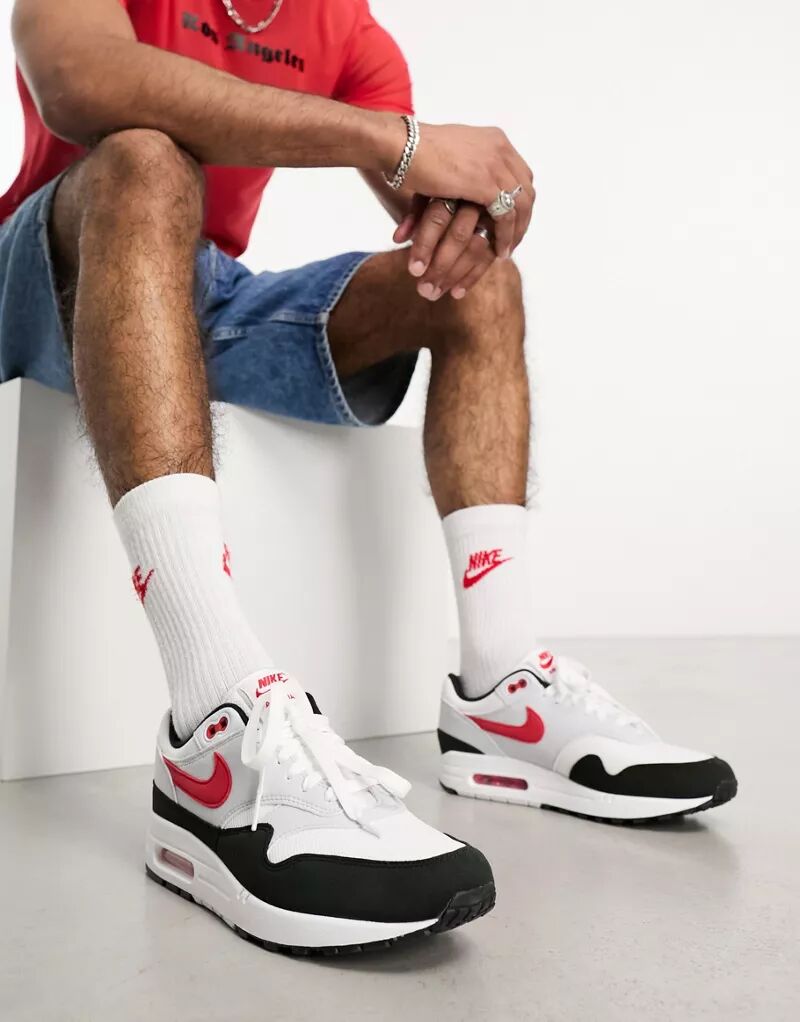 Кроссовки Nike Air Max 1 белого, красного и черного цвета микс из красного белого и черного киноа 350г