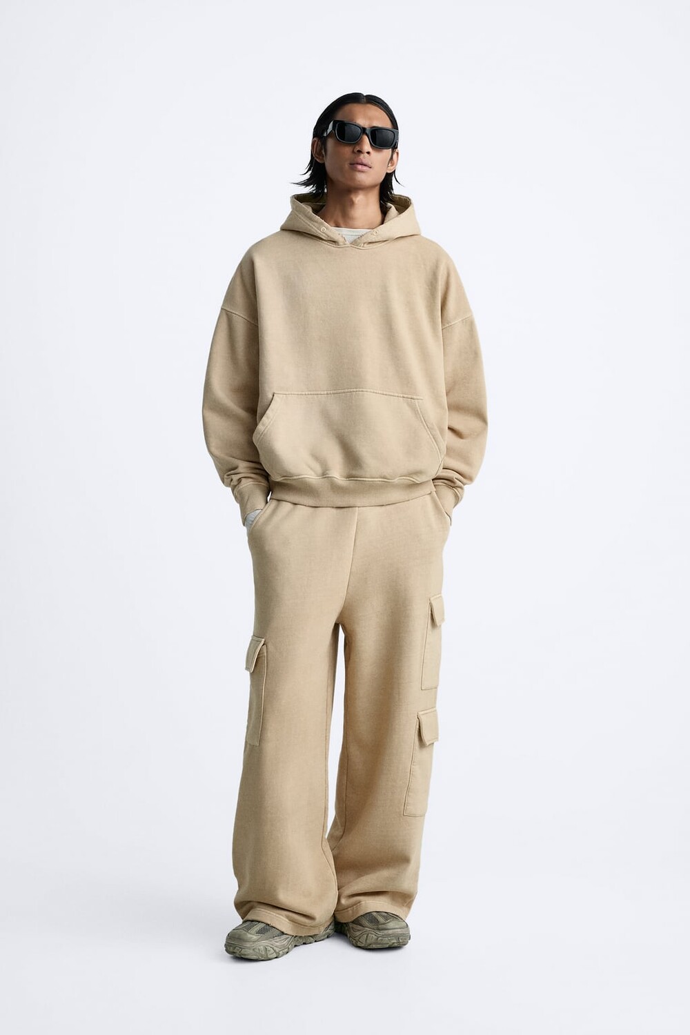 

Брюки-карго с кислотной стиркой ZARA, бежевый