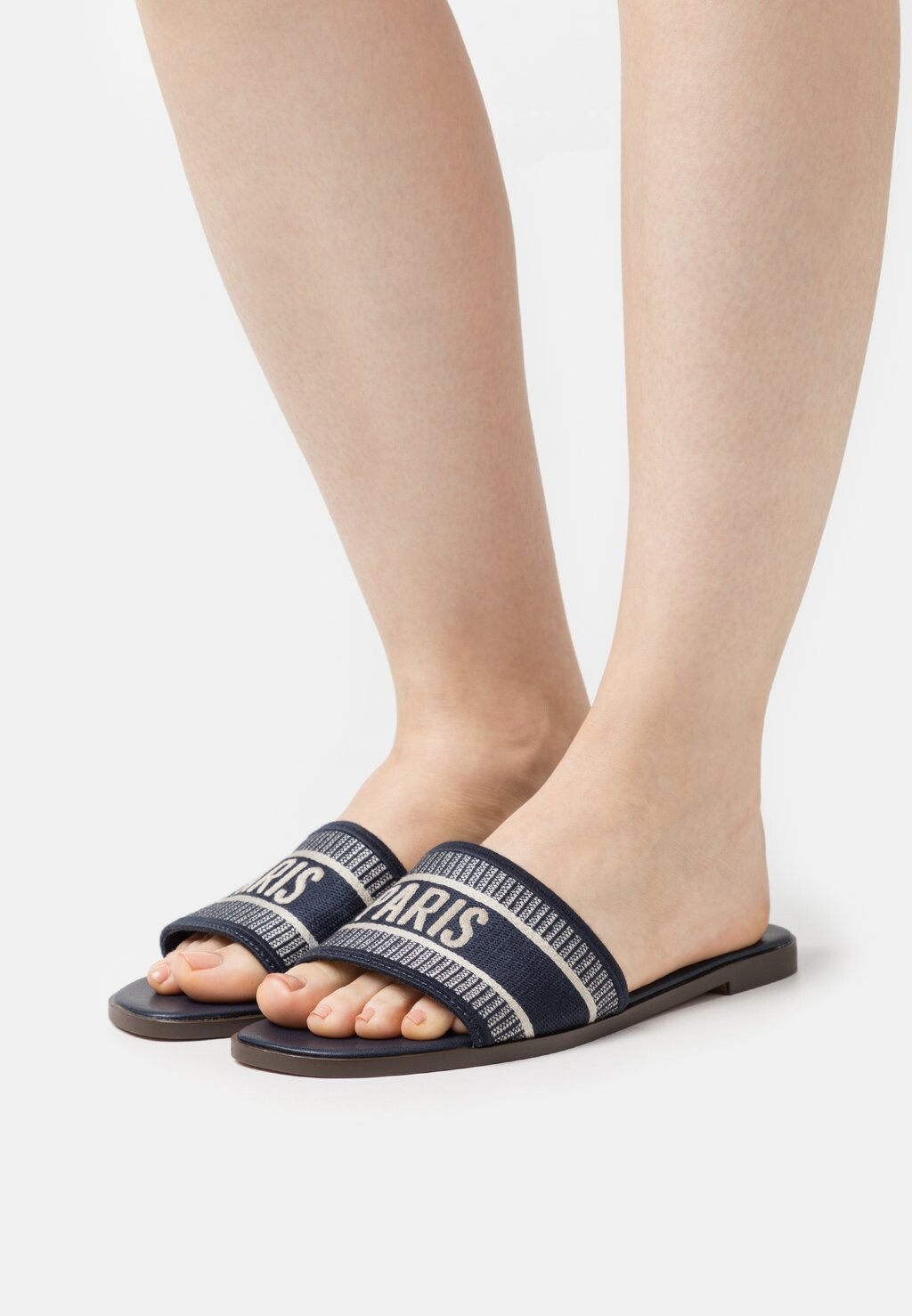 

Мюли на плоской подошве KNOX Steve Madden, цвет navy/multi-coloured