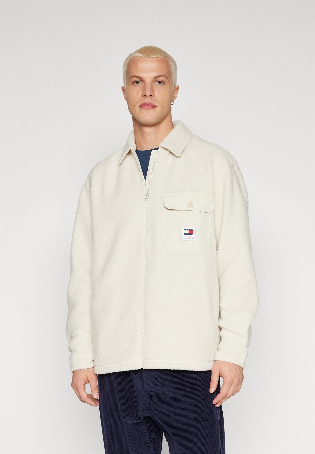 

Куртка Tommy Jeans РУБАШКА TEDDY, цвет newsprint