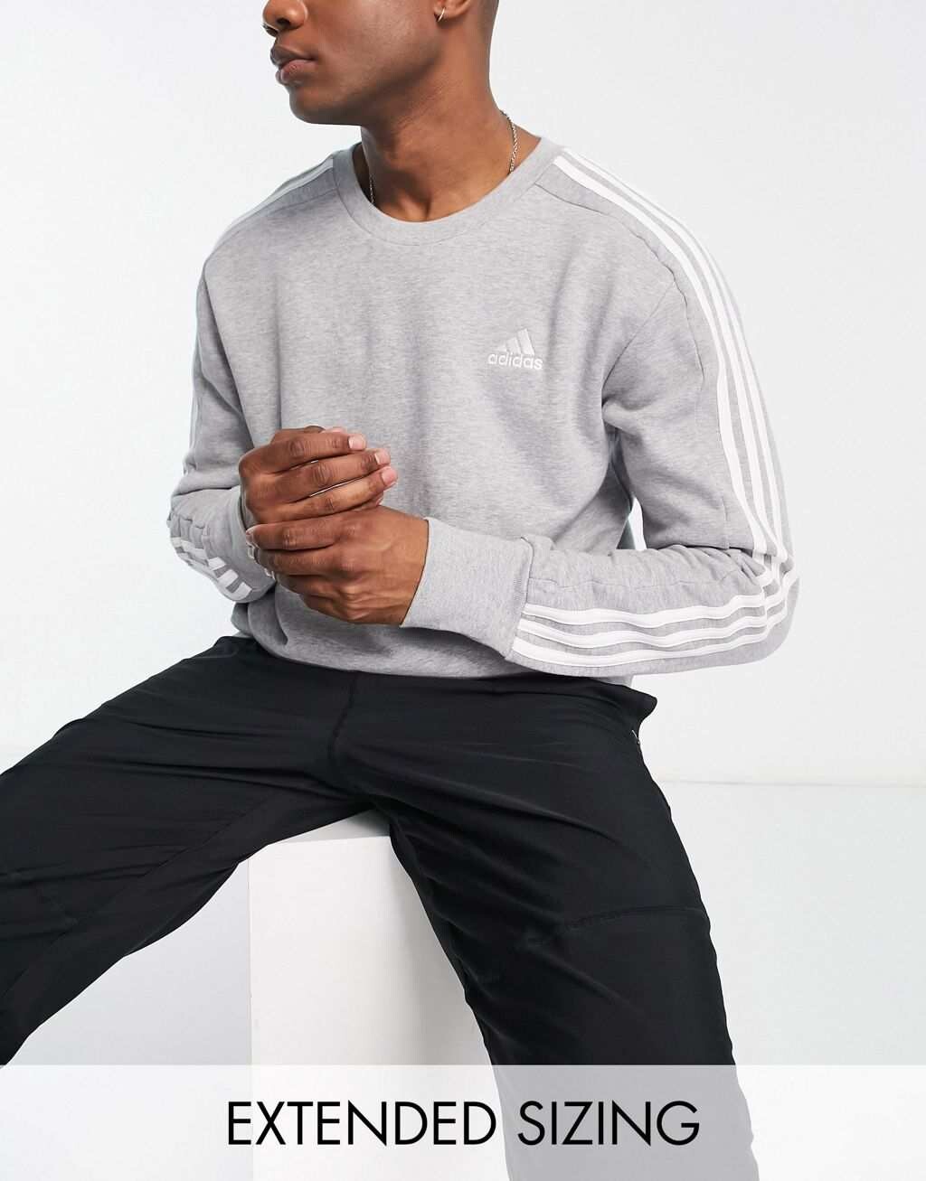 

Серый свитшот с 3 полосками adidas Sportswear Essentials