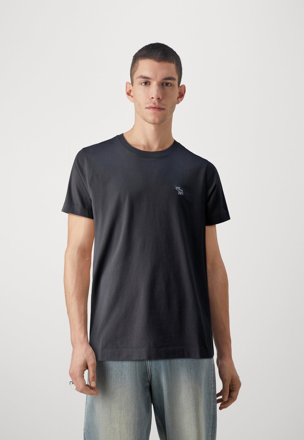 

Базовая футболка ELEVATED ICON Abercrombie & Fitch, цвет phantom