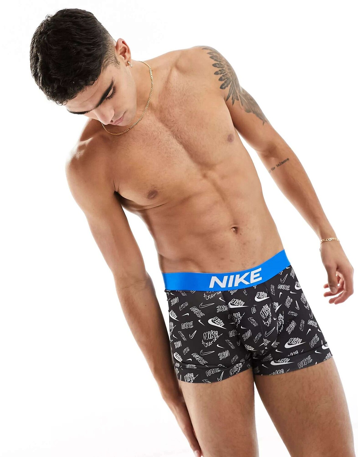 

Черные трусы из микрофибры Nike Dri-Fit Essential с синим поясом