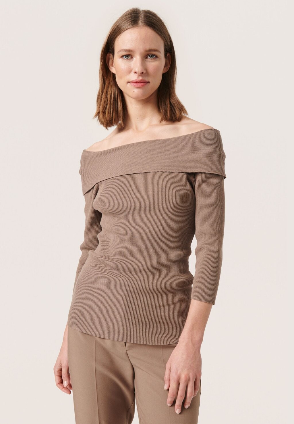 

Джемпер INDIANNA OFFSHOULDER Soaked in Luxury, светло-коричневый