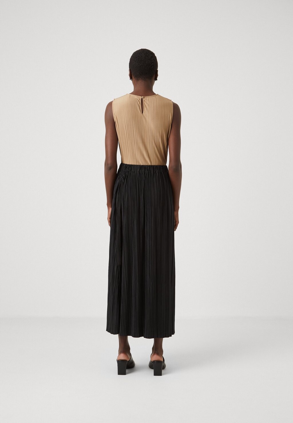 

Юбка макси Skirt Samsøe Samsøe, черная