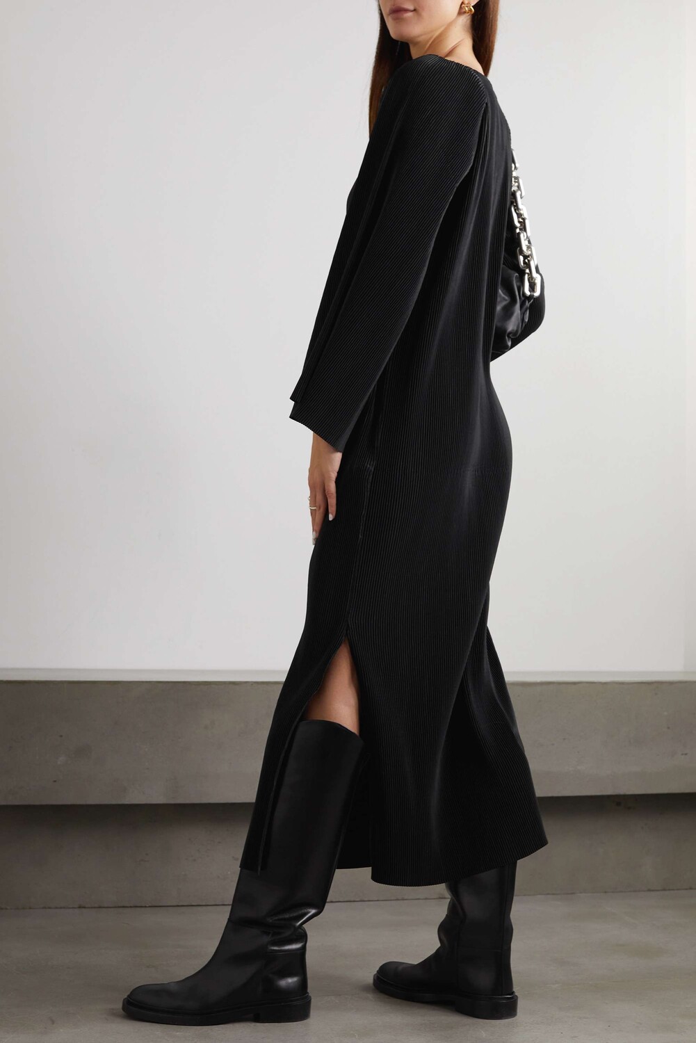 

BY MALENE BIRGER платье макси Viella из переработанного плиссированного крепа, черный