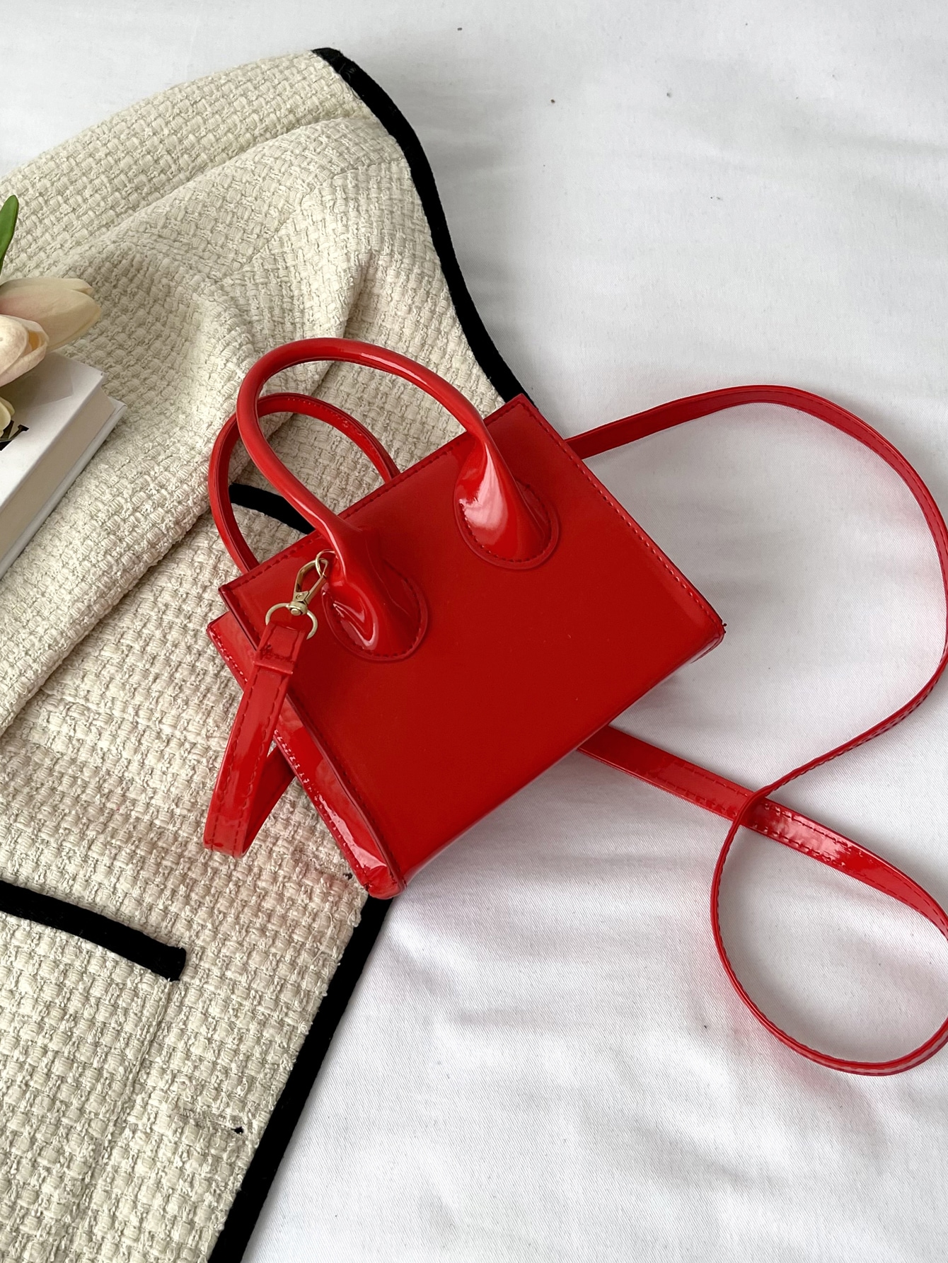 Модная мини-многофункциональная женская сумка из лакированной кожи с лазерной отделкой, красный