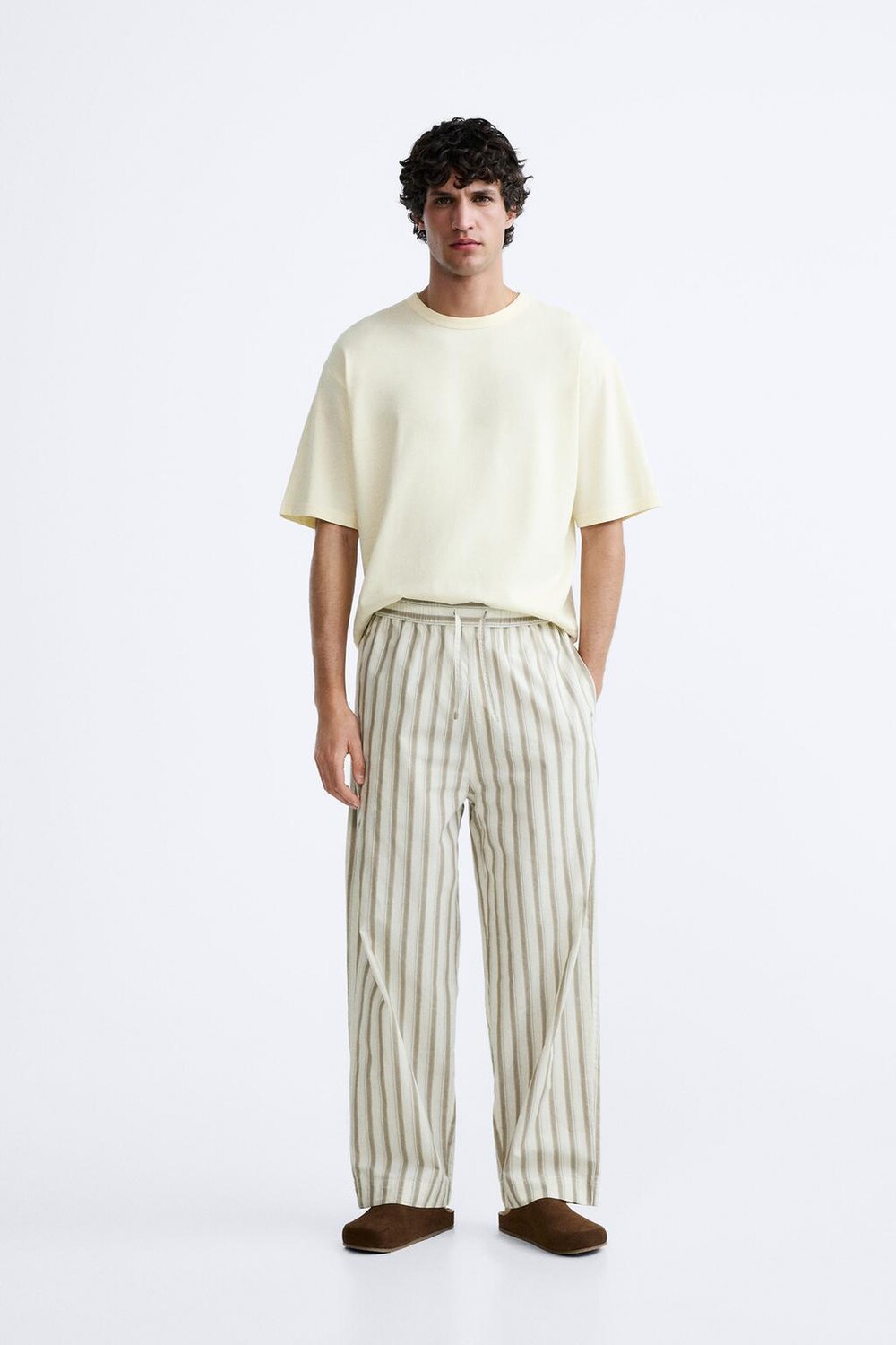 

Футболка с круглым кроем ZARA, масло