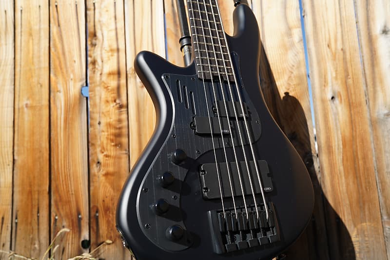 Басс гитара Schecter DIAMOND SERIES Stiletto-5 Stealth Pro - Satin Black Left Handed 5-String Electric Bass Guitar