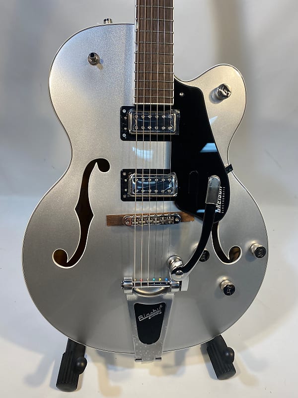 цена Электрогитара Gretsch G5420T Electromatic Classic Airline Silver Hollowbody Single-cut Electric Guitar with Bigsby