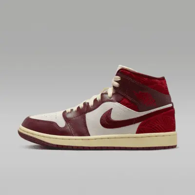 

Кроссовки Jordan Air 1 Mid SE, цвет Team Red/Sail/Muslin/University Red