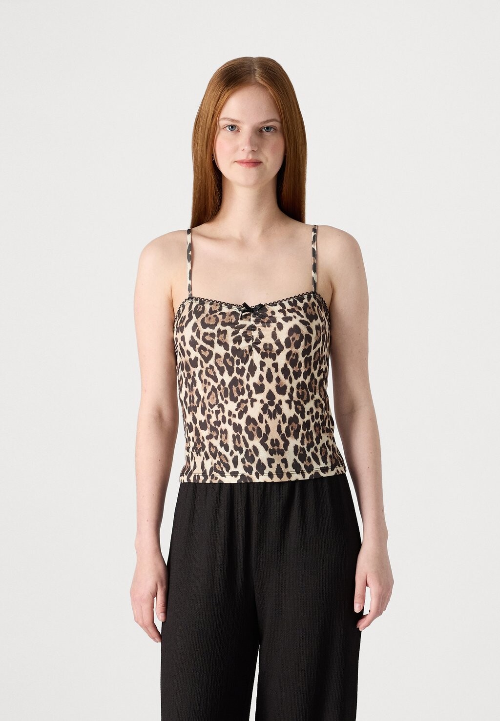

Топ Gina Tricot, коричневыйовый