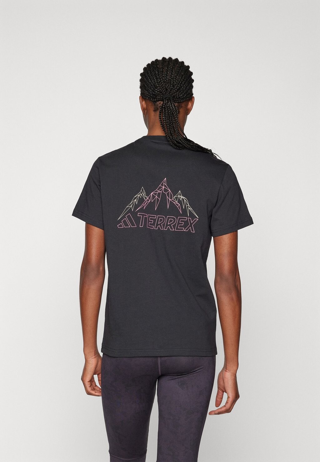 

Принт на футболке Graphic Adidas Terrex, черный