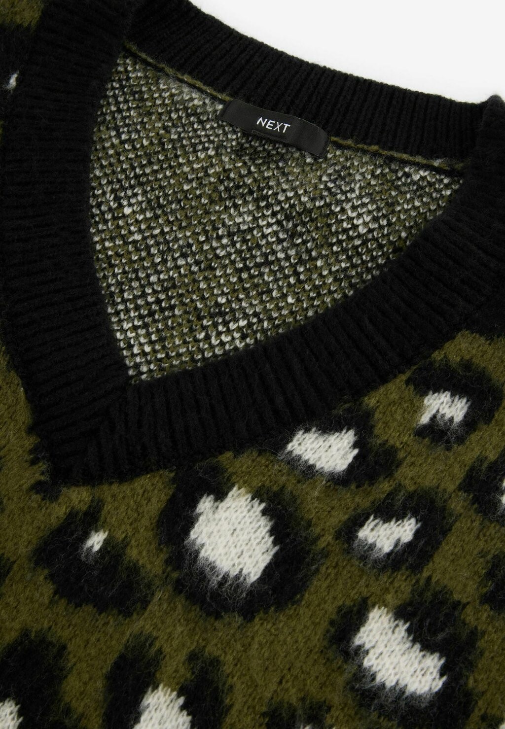 

Джемпер LEOPARD ANIMAL V-NECK Next, зеленый