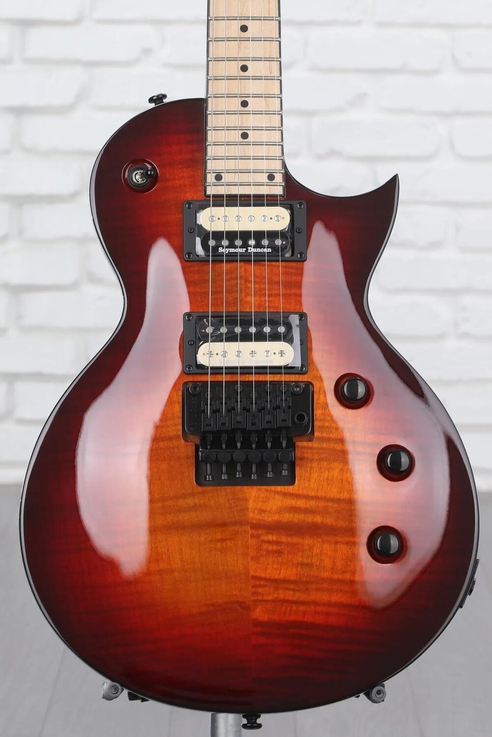 

Электрогитара Kramer Assault Plus - Bengal Burst