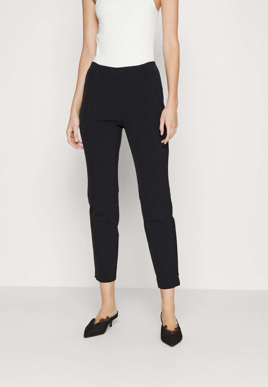 

Брюки Marc Cain, цвет black